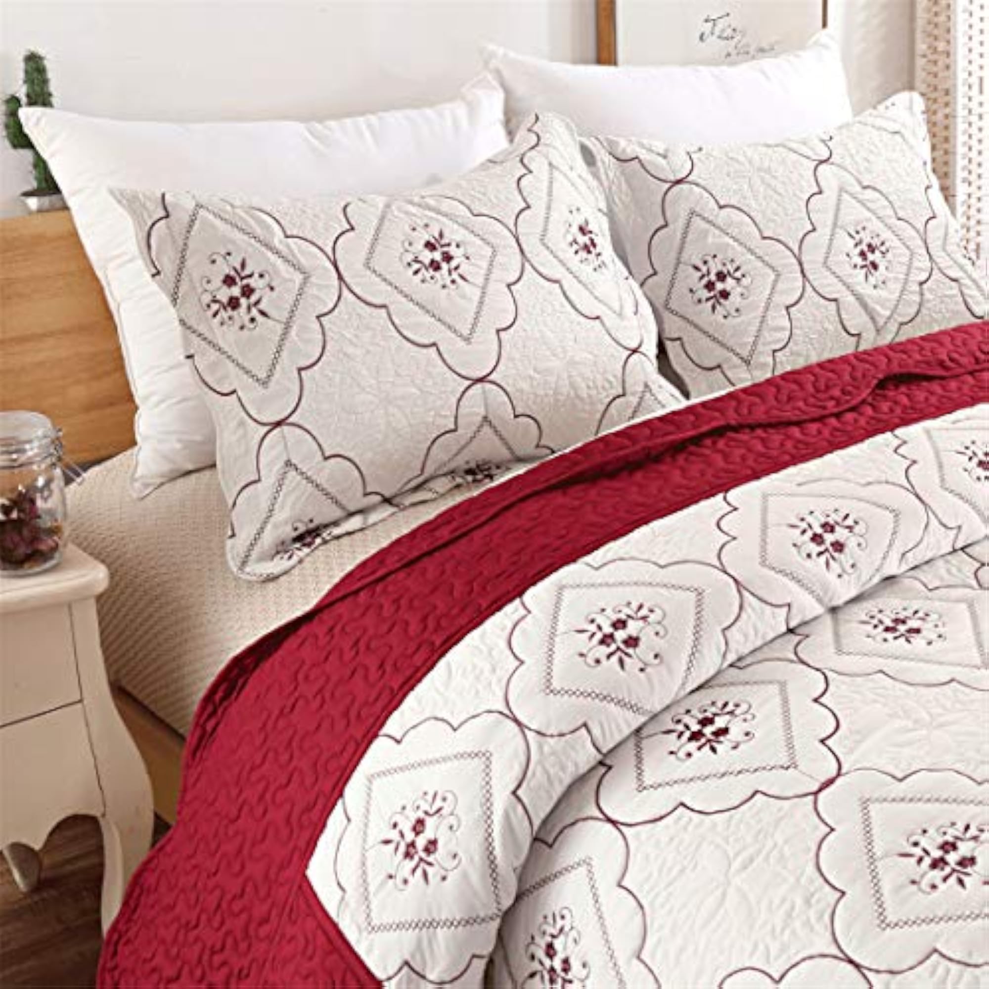 Summer Bedspreads Queen Size, Burgundy & White Bedding Set